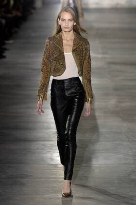 Paris Fashion Week - Saint Laurent 211871 Marineau Starface 2016-09-27 Paris France Paris Fashion week. Defile Saint Laurent Pret-a-porter printemps-ete 2017. Saint Laurent , spring -summer 2017 Paris, France Paris Fashion week. Defile Saint Laurent Ready to Wear Spring-summer 2017 Editorial Use Only _sans_perso  Copyright: xMarineaux STAR_211871_023
