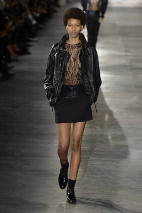 Paris Fashion Week - Saint Laurent 211871 Marineau Starface 2016-09-27 Paris France Paris Fashion week. Defile Saint Laurent Pret-a-porter printemps-ete 2017. Saint Laurent , spring -summer 2017 Paris, France Paris Fashion week. Defile Saint Laurent Ready to Wear Spring-summer 2017 Editorial Use Only _sans_perso  Copyright: xMarineaux STAR_211871_038