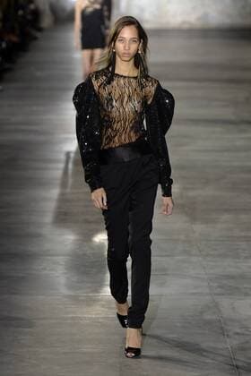 Paris Fashion Week - Saint Laurent 211871 Marineau Starface 2016-09-27 Paris France Paris Fashion week. Defile Saint Laurent Pret-a-porter printemps-ete 2017. Saint Laurent , spring -summer 2017 Paris, France Paris Fashion week. Defile Saint Laurent Ready to Wear Spring-summer 2017 Editorial Use Only _sans_perso  Copyright: xMarineaux STAR_211871_039