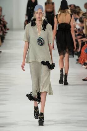 211894 Marineau Starface 2016-09-28 Paris France Paris Fashion week. Defile Maison Margiela Pret-a-porter printemps-ete 2017 Maison Margiela , spring -summer 2017 Paris, France Paris Fashion week. Defile Maison Margiela Ready to wear spring-summer 2017 Editorial Use Only _sans_perso  Copyright: xMarineaux STAR_211894_007