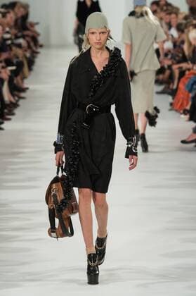 211894 Marineau Starface 2016-09-28 Paris France Paris Fashion week. Defile Maison Margiela Pret-a-porter printemps-ete 2017 Maison Margiela , spring -summer 2017 Paris, France Paris Fashion week. Defile Maison Margiela Ready to wear spring-summer 2017 Editorial Use Only _sans_perso  Copyright: xMarineaux STAR_211894_008