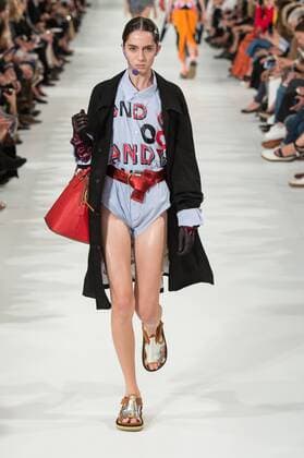 211894 Marineau Starface 2016-09-28 Paris France Paris Fashion week. Defile Maison Margiela Pret-a-porter printemps-ete 2017 Maison Margiela , spring -summer 2017 Paris, France Paris Fashion week. Defile Maison Margiela Ready to wear spring-summer 2017 Editorial Use Only _sans_perso  Copyright: xMarineaux STAR_211894_013