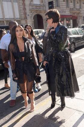211897 Jones Smith Starface 2016-09-28 Paris France Kim Kardashian a Paris pour la Fashion Week Kim Kardashian is in Paris for Paris Fashion Week. Kardashian, Kim  Copyright: xJonesxSmithx STAR_211897_004