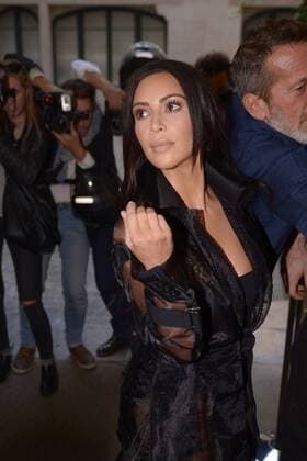 211897 Jones Smith Starface 2016-09-28 Paris France Kim Kardashian a Paris pour la Fashion Week Kim Kardashian is in Paris for Paris Fashion Week. Kardashian, Kim  Copyright: xJonesxSmithx STAR_211897_012