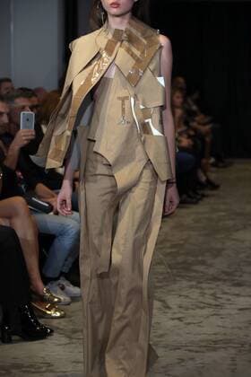 A model takes to the catwalk during the presentation of Ann Sophie Madsen s show as part of the Spring-Summer 2017 Paris Fashion Week on September 28, 2016.  PAR20160928114 MAYAxVIDON-WHITE