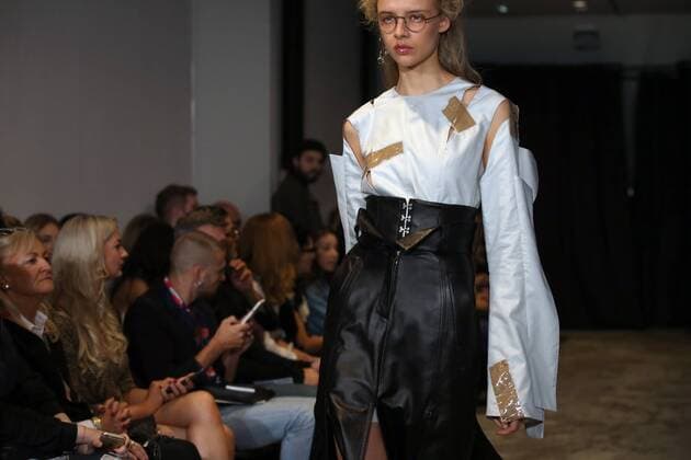 A model takes to the catwalk during the presentation of Ann Sophie Madsen s show as part of the Spring-Summer 2017 Paris Fashion Week on September 28, 2016.  PAR20160928101 MAYAxVIDON-WHITE