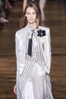 211899 Marineau Starface 2016-09-28 Paris France Paris Fashion week. Pret-a-porter printemps-ete 2017. Defile Lanvin. Paris Fashion week. Ready-to-wear spring-summer 2017 Lanvin Defile Lanvin , spring -summer 2017 Paris, France Editorial Use Only _sans_perso  Copyright: xMarineaux STAR_211899_002