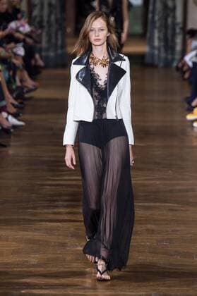 211899 Marineau Starface 2016-09-28 Paris France Paris Fashion week. Pret-a-porter printemps-ete 2017. Defile Lanvin. Paris Fashion week. Ready-to-wear spring-summer 2017 Lanvin Defile Lanvin , spring -summer 2017 Paris, France Editorial Use Only _sans_perso  Copyright: xMarineaux STAR_211899_017