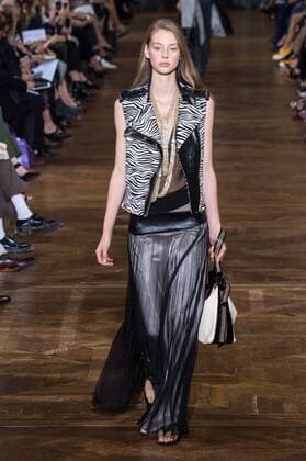 211899 Marineau Starface 2016-09-28 Paris France Paris Fashion week. Pret-a-porter printemps-ete 2017. Defile Lanvin. Paris Fashion week. Ready-to-wear spring-summer 2017 Lanvin Defile Lanvin , spring -summer 2017 Paris, France Editorial Use Only _sans_perso  Copyright: xMarineaux STAR_211899_026