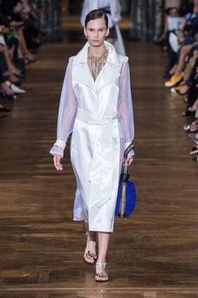 211899 Marineau Starface 2016-09-28 Paris France Paris Fashion week. Pret-a-porter printemps-ete 2017. Defile Lanvin. Paris Fashion week. Ready-to-wear spring-summer 2017 Lanvin Defile Lanvin , spring -summer 2017 Paris, France Editorial Use Only _sans_perso  Copyright: xMarineaux STAR_211899_037
