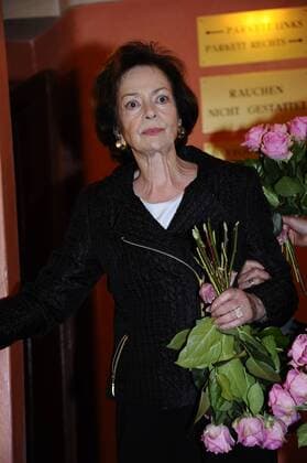 Karin Dor Premiere Der dressierte Mann Komödie im Bayerischen Hof Theater München 28. September 2016
