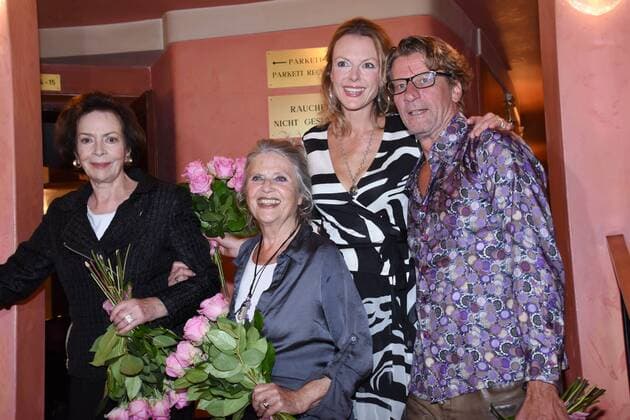 Darsteller: Karin Dor Cordula Trantow Anika Pages Michael von Au Muenchen 28.09.16 Bayerischer Hof Kleine Komoedie Premiere der Dressierte Mann Komoedie