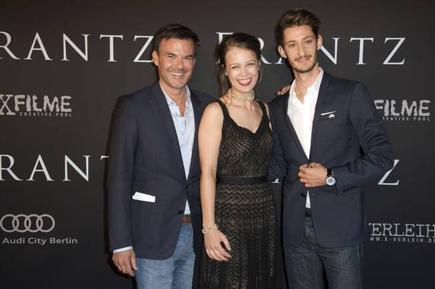 Francois Ozon, Paula Beer und Pierre Niney bei der Premiere des Kinofilms Frantz im Delphi Filmpalast. Berlin, 28.09.2016 Foto:xFredericx xFuturexImage
