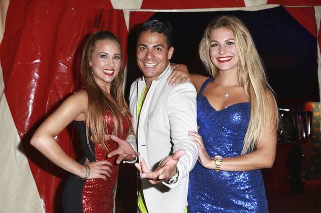 Stefanie Schanzleh, Silva Gonzalez und Danika Wist (Hot Banditoz) bei der Premiere des neuen Programms vom Zirkus Charles Knie auf der Horner Rennbahn. Hamburg, 28.09.2016 Foto:xgbrcix xFuturexImage