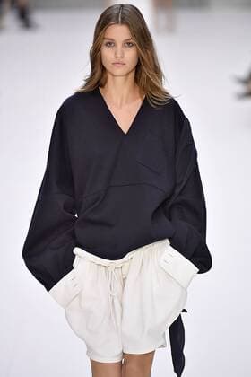 211953 Marineau Starface 2016-09-29 Paris France Paris Fashion week. Pret-a-porter printemps-ete 2017. Defile Chloe. Chloe, spring-summer 2017 Paris, France Paris Fashion week. Ready-to-wear spring-summer 2017 Defile Chloe Editorial Use Only _sans_perso  Copyright: xMarineaux STAR_211953_004