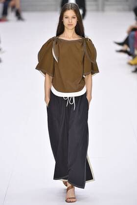 211953 Marineau Starface 2016-09-29 Paris France Paris Fashion week. Pret-a-porter printemps-ete 2017. Defile Chloe. Chloe, spring-summer 2017 Paris, France Paris Fashion week. Ready-to-wear spring-summer 2017 Defile Chloe Editorial Use Only _sans_perso  Copyright: xMarineaux STAR_211953_015