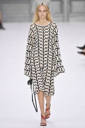 211953 Marineau Starface 2016-09-29 Paris France Paris Fashion week. Pret-a-porter printemps-ete 2017. Defile Chloe. Chloe, spring-summer 2017 Paris, France Paris Fashion week. Ready-to-wear spring-summer 2017 Defile Chloe Editorial Use Only _sans_perso  Copyright: xMarineaux STAR_211953_018