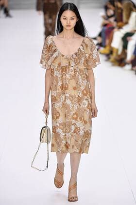 211953 Marineau Starface 2016-09-29 Paris France Paris Fashion week. Pret-a-porter printemps-ete 2017. Defile Chloe. Chloe, spring-summer 2017 Paris, France Paris Fashion week. Ready-to-wear spring-summer 2017 Defile Chloe Editorial Use Only _sans_perso  Copyright: xMarineaux STAR_211953_032
