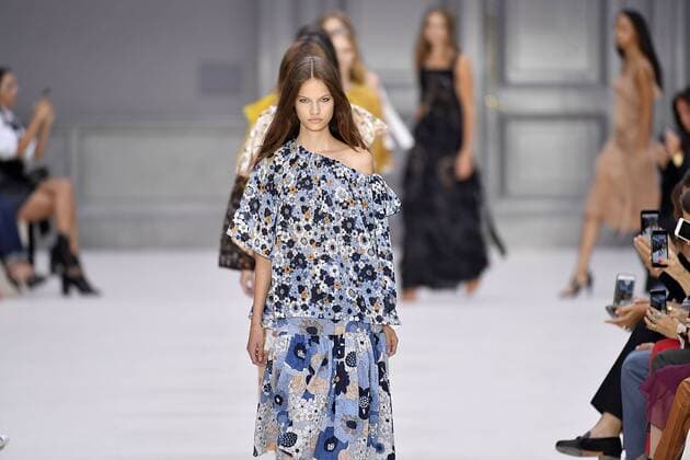 211953 Marineau Starface 2016-09-29 Paris France Paris Fashion week. Pret-a-porter printemps-ete 2017. Defile Chloe. Chloe, spring-summer 2017 Paris, France Paris Fashion week. Ready-to-wear spring-summer 2017 Defile Chloe Editorial Use Only _sans_perso  Copyright: xMarineaux STAR_211953_040