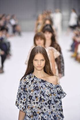 211953 Marineau Starface 2016-09-29 Paris France Paris Fashion week. Pret-a-porter printemps-ete 2017. Defile Chloe. Chloe, spring-summer 2017 Paris, France Paris Fashion week. Ready-to-wear spring-summer 2017 Defile Chloe Editorial Use Only _sans_perso  Copyright: xMarineaux STAR_211953_041