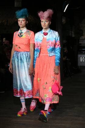 A model takes to the catwalk during the presentation of Manish Arora s show as part of the Spring-Summer 2017 Paris Fashion Week on September 29, 2016.  PAR20160929105 MAYAxVIDON-WHITE