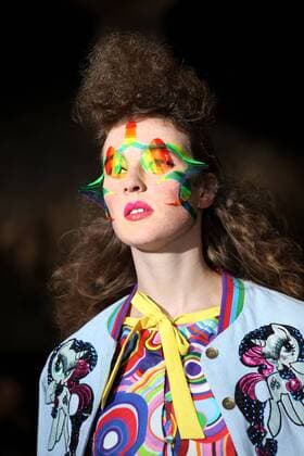 A model takes to the catwalk during the presentation of Manish Arora s show as part of the Spring-Summer 2017 Paris Fashion Week on September 29, 2016.  PAR20160929108 MAYAxVIDON-WHITE
