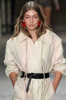 211998 Marineau Starface 2016-09-29 Paris France Paris Fashion Week. Défilé PAP Printemps-Eté 2017. Isabel Marant Editorial use only Hadid, Gigi  Copyright: xMarineaux STAR_211998_003