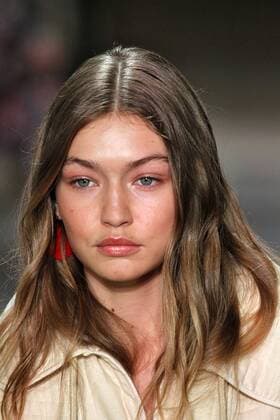 211998 Marineau Starface 2016-09-29 Paris France Paris Fashion Week. Défilé PAP Printemps-Eté 2017. Isabel Marant Editorial use only Hadid, Gigi  Copyright: xMarineaux STAR_211998_049