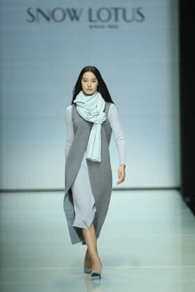 September 29, 2016 - Beijing, Beijing, China - Beijing, CHINA-September 29 2016: (EDITORIAL USE ONLY. CHINA OUT) The fashion brand Snow Lotus releases the autumn summer collection at Beijing Fashion Week in Beijing, September 29th, 2016. Beijing China  - ZUMAs145