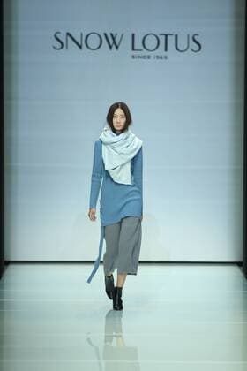 September 29, 2016 - Beijing, Beijing, China - Beijing, CHINA-September 29 2016: (EDITORIAL USE ONLY. CHINA OUT) The fashion brand Snow Lotus releases the autumn summer collection at Beijing Fashion Week in Beijing, September 29th, 2016. Beijing China  - ZUMAs145