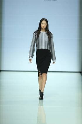 September 29, 2016 - Beijing, Beijing, China - Beijing, CHINA-September 29 2016: (EDITORIAL USE ONLY. CHINA OUT) The fashion brand Snow Lotus releases the autumn summer collection at Beijing Fashion Week in Beijing, September 29th, 2016. Beijing China  - ZUMAs145
