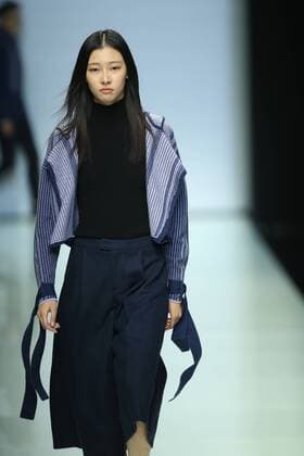 September 29, 2016 - Beijing, Beijing, China - Beijing, CHINA-September 29 2016: (EDITORIAL USE ONLY. CHINA OUT) The fashion brand Snow Lotus releases the autumn summer collection at Beijing Fashion Week in Beijing, September 29th, 2016. Beijing China  - ZUMAs145
