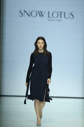 September 29, 2016 - Beijing, Beijing, China - Beijing, CHINA-September 29 2016: (EDITORIAL USE ONLY. CHINA OUT) The fashion brand Snow Lotus releases the autumn summer collection at Beijing Fashion Week in Beijing, September 29th, 2016. Beijing China  - ZUMAs145