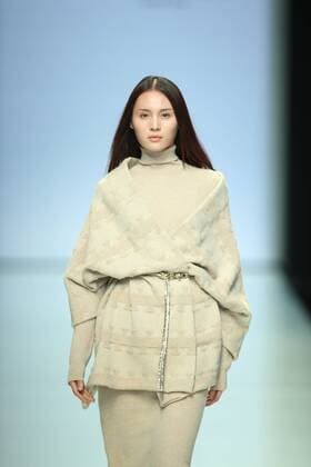 September 29, 2016 - Beijing, Beijing, China - Beijing, CHINA-September 29 2016: (EDITORIAL USE ONLY. CHINA OUT) The fashion brand Snow Lotus releases the autumn summer collection at Beijing Fashion Week in Beijing, September 29th, 2016. Beijing China  - ZUMAs145