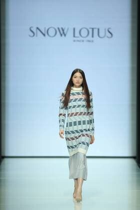 September 29, 2016 - Beijing, Beijing, China - Beijing, CHINA-September 29 2016: (EDITORIAL USE ONLY. CHINA OUT) The fashion brand Snow Lotus releases the autumn summer collection at Beijing Fashion Week in Beijing, September 29th, 2016. Beijing China  - ZUMAs145
