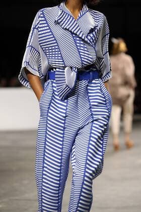 Paris Fashion Week - Issey Miyake Modenschau A model takes to the catwalk during the presentation of Issey Miyake s show as part of the Spring-Summer 2017 Paris Fashion Week on September 30, 2016.  PAR20160930113 MAYAxVIDON-WHITE