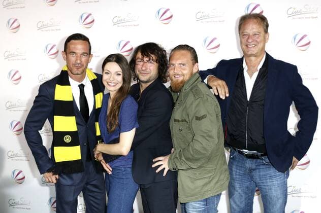Sönke Möhring, Julia Hartmann, Granz Henman, Axel Stein und Tom Gerhardt bei der Premiere des Sat.1 Fernsehfilms Volltreffer im Kino Cinestar. Dortmund, 29.09.2016 Foto:xgbrcix xFuturexImage