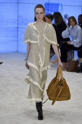 212013 Marineau Starface 2016-09-30 Paris France Paris Fashion week. Pret-a-porter printemps-ete 2017. Defile Loewe. Loewe , spring -summer 2017 Paris, France Paris Fashion week. Ready-to-wear spring-summer 2017 Defile Loewe. Editorial Use Only _sans_perso  Copyright: xMarineaux STAR_212013_002