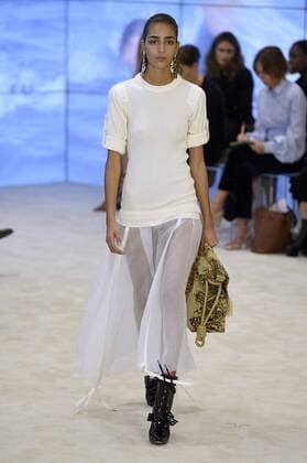 212013 Marineau Starface 2016-09-30 Paris France Paris Fashion week. Pret-a-porter printemps-ete 2017. Defile Loewe. Loewe , spring -summer 2017 Paris, France Paris Fashion week. Ready-to-wear spring-summer 2017 Defile Loewe. Editorial Use Only _sans_perso  Copyright: xMarineaux STAR_212013_006