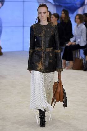 212013 Marineau Starface 2016-09-30 Paris France Paris Fashion week. Pret-a-porter printemps-ete 2017. Defile Loewe. Loewe , spring -summer 2017 Paris, France Paris Fashion week. Ready-to-wear spring-summer 2017 Defile Loewe. Editorial Use Only _sans_perso  Copyright: xMarineaux STAR_212013_036