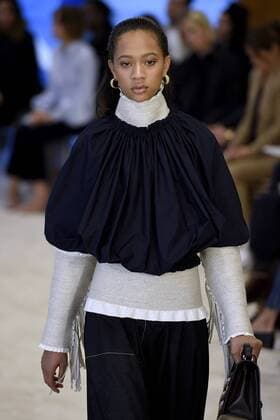 212013 Marineau Starface 2016-09-30 Paris France Paris Fashion week. Pret-a-porter printemps-ete 2017. Defile Loewe. Loewe , spring -summer 2017 Paris, France Paris Fashion week. Ready-to-wear spring-summer 2017 Defile Loewe. Editorial Use Only _sans_perso  Copyright: xMarineaux STAR_212013_044