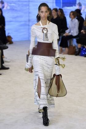 212013 Marineau Starface 2016-09-30 Paris France Paris Fashion week. Pret-a-porter printemps-ete 2017. Defile Loewe. Loewe , spring -summer 2017 Paris, France Paris Fashion week. Ready-to-wear spring-summer 2017 Defile Loewe. Editorial Use Only _sans_perso  Copyright: xMarineaux STAR_212013_049