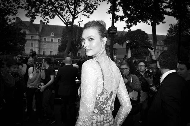 Paris Fashion Week - Prominente vor der Christian Dior Modenschau Karlie Kloss CELEBRITES : Modenschau Christian Dior - Paris - 30 09 2016 JBAutissier Panoramic 