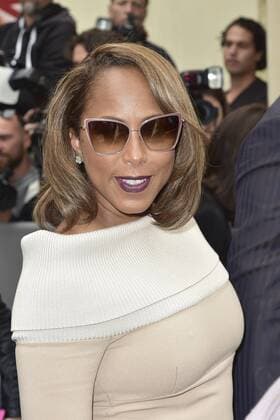 Paris Fashion Week - Prominente vor der Christian Dior Modenschau Marjorie Harvey CELEBRITES : Modenschau Christian Dior - Paris - 30 09 2016 JBAutissier Panoramic 