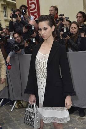 Paris Fashion Week - Prominente vor der Christian Dior Modenschau Kiko Mizuhara CELEBRITES : Modenschau Christian Dior - Paris - 30 09 2016 JBAutissier Panoramic 