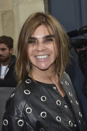 Paris Fashion Week - Prominente vor der Christian Dior Modenschau Carine Roitfeld CELEBRITES : Modenschau Christian Dior - Paris - 30 09 2016 JBAutissier Panoramic 