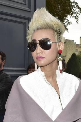 Paris Fashion Week - Prominente vor der Christian Dior Modenschau Esther Quek CELEBRITES : Modenschau Christian Dior - Paris - 30 09 2016 JBAutissier Panoramic 