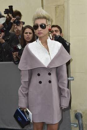 Paris Fashion Week - Prominente vor der Christian Dior Modenschau Esther Quek CELEBRITES : Modenschau Christian Dior - Paris - 30 09 2016 JBAutissier Panoramic 