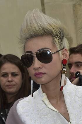 Paris Fashion Week - Prominente vor der Christian Dior Modenschau Esther Quek CELEBRITES : Modenschau Christian Dior - Paris - 30 09 2016 JBAutissier Panoramic 