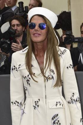 Paris Fashion Week - Prominente vor der Christian Dior Modenschau Anna Dello Russo CELEBRITES : Modenschau Christian Dior - Paris - 30 09 2016 JBAutissier Panoramic 